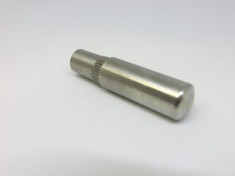 Peça em INOX, com diâmetro 12mm, com recartilha, destinado à Indústria Automóvel