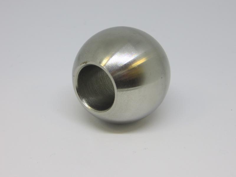 Esfera em inox, com perfuração